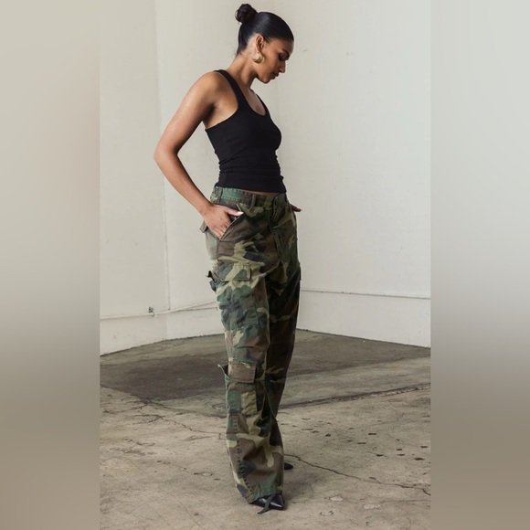 Local European Camo Cargo Pants in size M/L - Picture 2 of 16